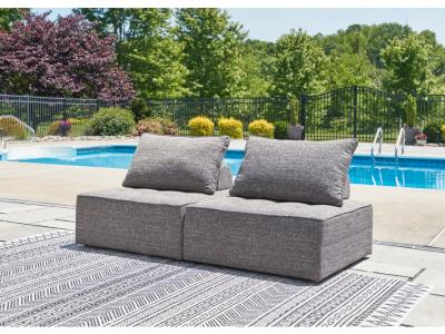 Signature Design by Ashley Bree Zee 2-Piece Outdoor Sectional - P160P3