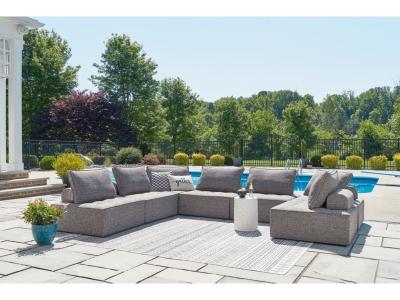 Signature Design by Ashley Bree Zee 7-Piece Outdoor Sectional - P160P2
