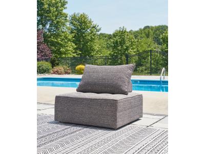 Signature Design by Ashley Bree Zee 5-Piece Outdoor Modular Seating - P160P10