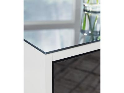 Signature Design by Ashley Gardoni End Table - T756-3