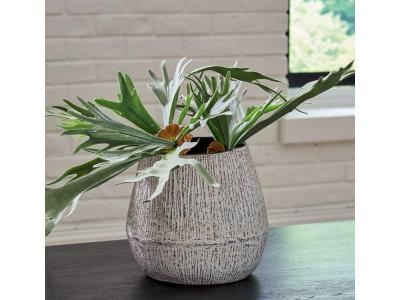 Signature Design by Ashley Claymount Vase - A2000636