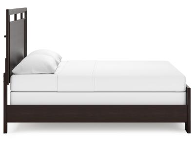 Signature Design by Ashley Covetown King Panel Bed, Dresser and Mirror - B441B10