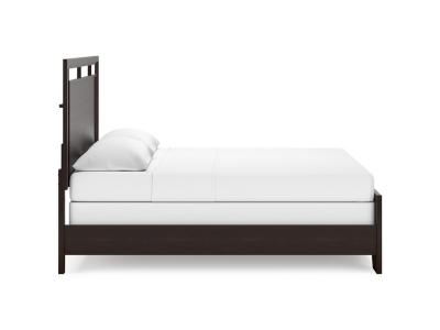 Signature Design by Ashley Covetown King Panel Bed, Dresser and Mirror - B441B10