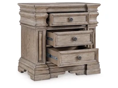 Signature Design by Ashley Blairhurst Queen Panel Bed, Dresser, Mirror, Chest and Nightstand - B916B8