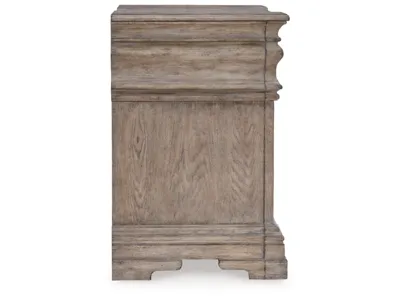 Signature Design by Ashley Blairhurst King Panel Bed, Dresser, Chest and 2  Nightstands - B916B11
