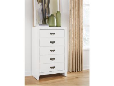 Signature Design by Ashley Binterglen Chest of Drawers - B427-46