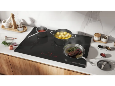 30" Bosch 800 Series Induction Cooktop in Black - NIT8061UC
