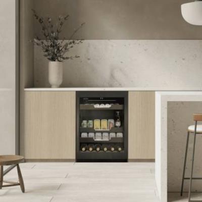 24" Marathon Built-in Single Zone Beverage Cooler in Black Steel - M4-100BLS