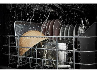 24" Whirlpool 55 DBA Quiet Dishwasher with Boost Cycle and Pocket Handle - WDP540HAMZ