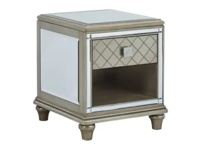 Signature Design by Ashley Chevanna End Table - T942-3