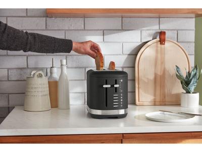 KitchenAid 2 Slice Toaster in Cast Iron Black - KMT2109BK