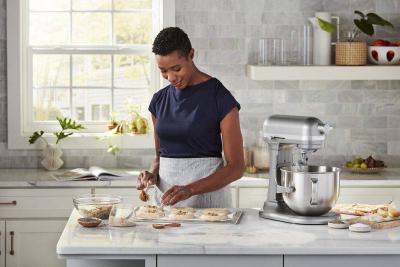 KitchenAid 7 Quart Bowl-Lift Stand Mixer - KSM70SKXXCA