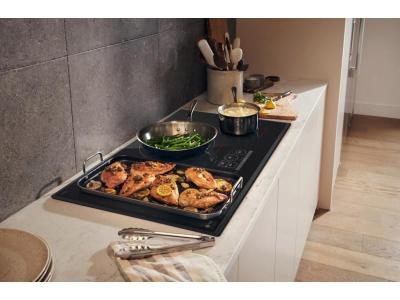 LG STUDIO 30" Induction Cooktop with 4 Burners and Flexible Cooking Zone - CBIS3018BE