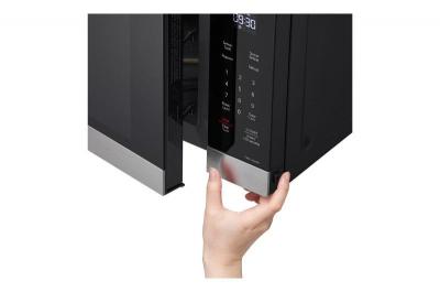 LG 0.9 Cu. ft. NeoChef Countertop Microwave with Smart Inverter - MSER0990S