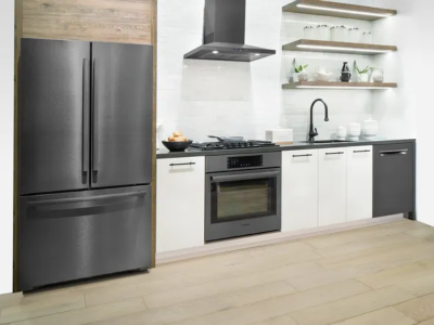 30" Bosch 800 Series Chimney Hood Black Stainless Steel - HCP80641UC