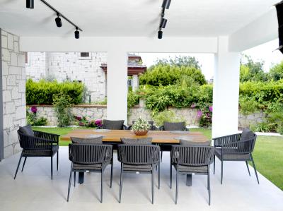 Fig & Cherry Powder-Coated Aluminum Table - Dakota Table